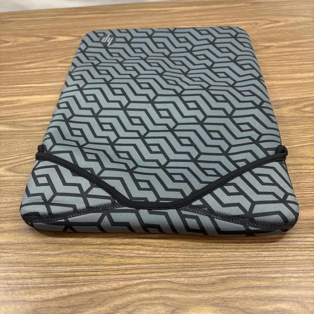 HP L67075-001 14-inch Reversible Gray Geometric/Plain Black Laptop Sleeve Case